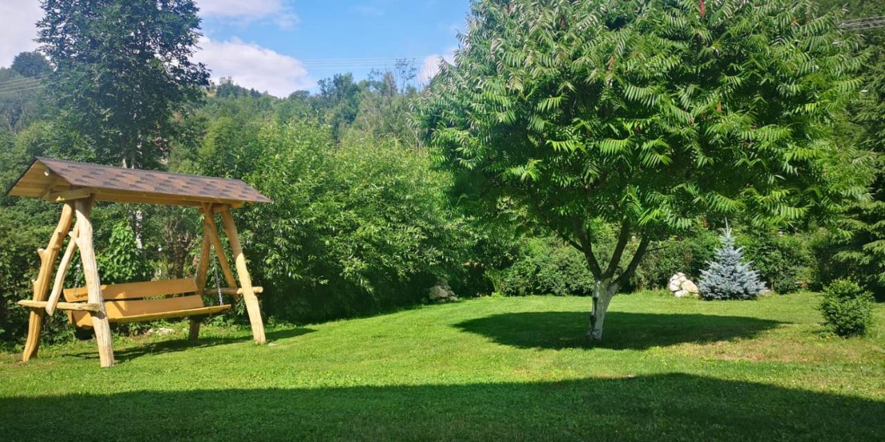 Casa De Vacanta Edya Petrosani Exterior photo